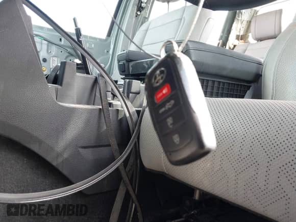 2022 Toyota Tundra SR5 with VIN 5TFLA5DB6NX038396, listed as a IAAI auction lot 42489849 with 77,265 mi miles and . Bid and sale history available at DreamBid. Image 11.