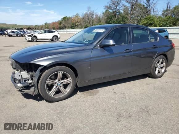 2014 BMW 3 Series 320i xDrive с VIN WBA3C3C51EPV90640, выставлен на аукционе Copart как лот 80372725 с пробегом 155 949 миль миль и Списание • Salvage title. История ставок и продаж доступна на DreamBid. Изображение 1.