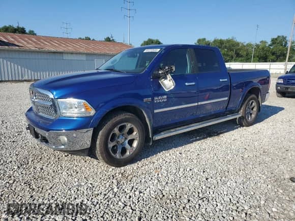 2015 Ram 1500 Laramie z VIN 1C6RR7VT3FS739991, wystawiony jako Copart lot #65370555 z przebiegiem 112 944 mil mil oraz Szkoda całkowita • Salvage title. Historia ofert i sprzedaży dostępna na DreamBid. Obrazek 1.