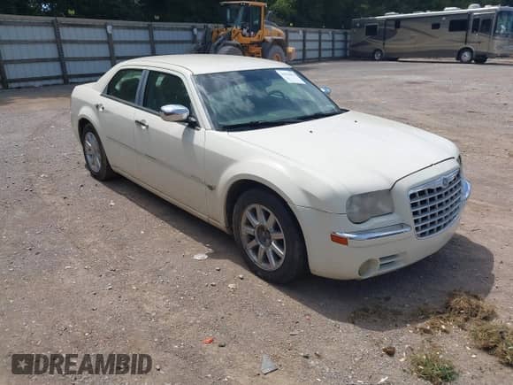 2007 Chrysler 300 C с VIN 2C3LA63HX7H651712, выставлен на аукционе IAAI как лот 43094859 с пробегом 198 895 миль миль и . История ставок и продаж доступна на DreamBid. Изображение 1.