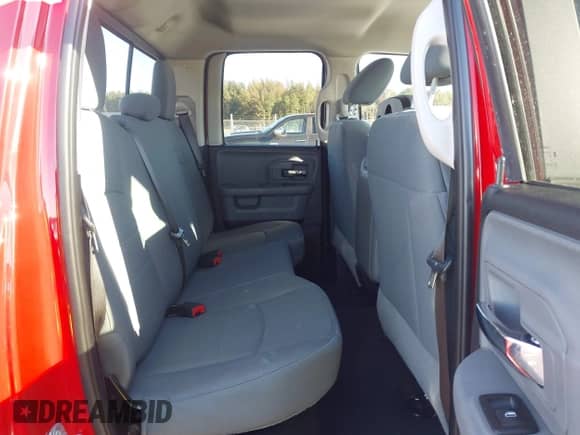 2018 Ram 1500 Big Horn z VIN 1C6RR7GG7JS319627, wystawiony jako IAAI lot #43441226 z przebiegiem 200 425 mil mil oraz . Historia ofert i sprzedaży dostępna na DreamBid. Obrazek 8.