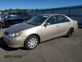 2005 Toyota Camry LE z VIN 4T1BE30K55U552019, wystawiony jako Copart lot #86843135 z przebiegiem 197 309 mil mil oraz Szkoda całkowita • Salvage title. Historia ofert i sprzedaży dostępna na DreamBid. Obrazek 1.