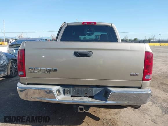 2003 Dodge 2500 ST z VIN 3D7KA28683G798828, wystawiony jako IAAI lot #41916912 z przebiegiem 148 284 mil mil oraz . Historia ofert i sprzedaży dostępna na DreamBid. Obrazek 16.