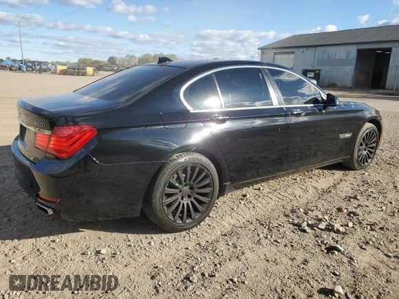 2012 BMW 7 Series 750i with VIN WBAKA8C5XCDS99728, listed as a Copart auction lot 86607995 with Not provided miles and Clean title. Bid and sale history available at DreamBid. Image 3.