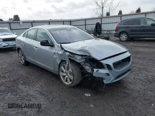 2012 Volvo S60 T6 с VIN YV1902FH7C2105461, выставлен на аукционе IAAI как лот 41323392 с пробегом 98 059 миль миль и . История ставок и продаж доступна на DreamBid. Изображение 1.