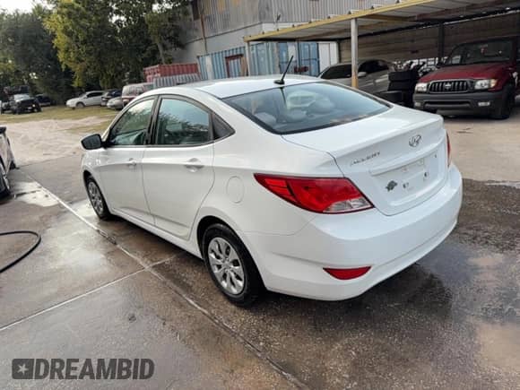 2016 Hyundai Accent SE с VIN KMHCT4AE1GU073124, выставлен на аукционе Copart как лот 87123165 с пробегом 122 915 миль миль и Чистый • Clean title. История ставок и продаж доступна на DreamBid. Изображение 3.