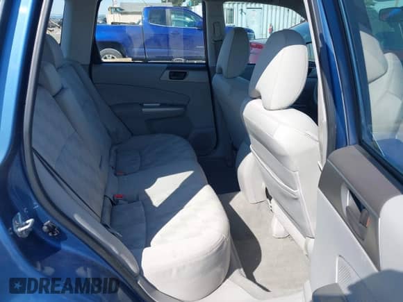 2010 Subaru Forester X z VIN JF2SH6AC5AG709272, wystawiony jako IAAI lot #42664456 z przebiegiem 148 242 mil mil oraz . Historia ofert i sprzedaży dostępna na DreamBid. Obrazek 8.