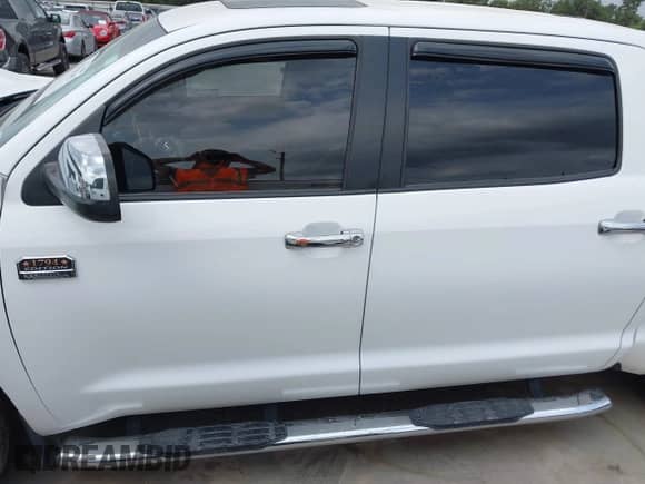 2019 Toyota Tundra SR5 с VIN 5TFAY5F11KX854581, выставлен на аукционе IAAI как лот 42158395 с пробегом 140 691 миль миль и . История ставок и продаж доступна на DreamBid. Изображение 15.