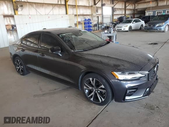 2024 Volvo S60 Core Dark Theme с VIN 7JRL12FK0RG318558, выставлен на аукционе Copart как лот 81773685 с пробегом 25 646 миль миль и Списание • Salvage title. История ставок и продаж доступна на DreamBid. Изображение 4.