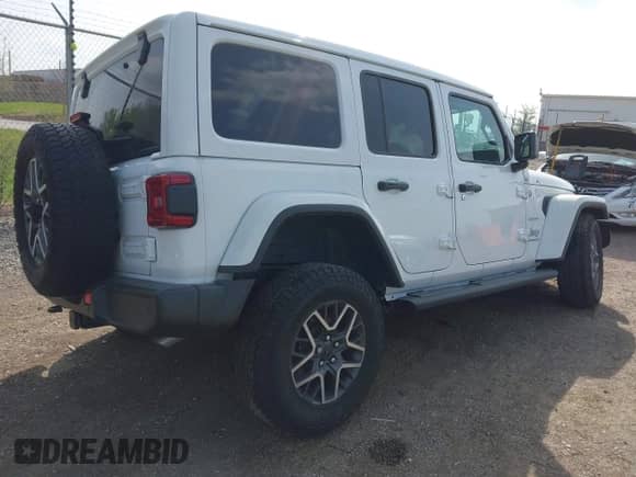 2024 Jeep Wrangler Sahara с VIN 1C4PJXEG2RW212029, выставлен на аукционе IAAI как лот 42139520 с пробегом 6 438 миль миль и . История ставок и продаж доступна на DreamBid. Изображение 4.