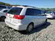 2008 Toyota Sienna XLE z VIN 5TDBK22C48S013140, wystawiony jako Copart lot #82371135 z przebiegiem 233 776 mil mil oraz Czysty tytuł • Clean title. Historia ofert i sprzedaży dostępna na DreamBid. Obrazek 3.