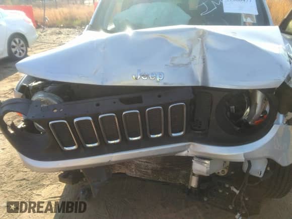 2018 Jeep Renegade Latitude with VIN ZACCJABB7JPH92304, listed as a IAAI auction lot 41890310 with 138,419 mi miles and . Bid and sale history available at DreamBid. Image 6.