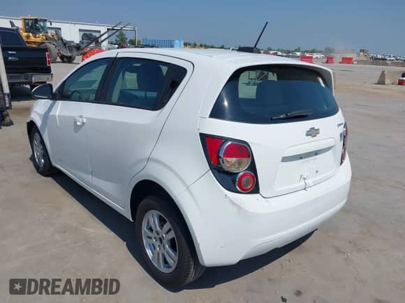 2016 Chevrolet Sonic LS с VIN 1G1JA6SH1G4112485, выставлен на аукционе IAAI как лот 40074350 с пробегом 139 496 миль миль и . История ставок и продаж доступна на DreamBid. Изображение 3.