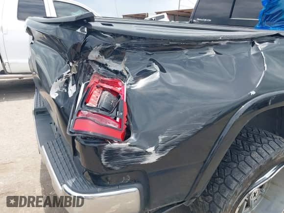 2019 Ram 1500 Laramie with VIN 1C6RREJT0KN916693, listed as a IAAI auction lot 42386221 with 137,499 mi miles and . Bid and sale history available at DreamBid. Image 6.