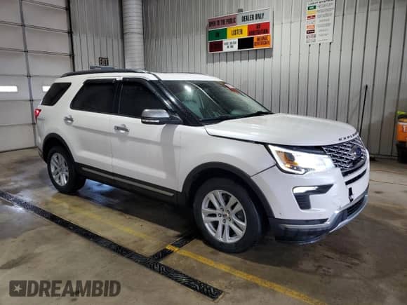 2019 Ford Explorer Platinum с VIN 1FM5K8HT4KGA74766, выставлен на аукционе Copart как лот 84027855 с пробегом 98 656 миль миль и Списание • Salvage title. История ставок и продаж доступна на DreamBid. Изображение 4.