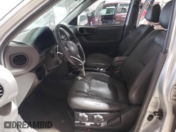 2001 Hyundai Santa Fe GLS с VIN KM8SC83D81U104738, выставлен на аукционе Copart как лот 85650284 с пробегом 215 619 миль миль и Списание • Salvage title. История ставок и продаж доступна на DreamBid. Изображение 7.