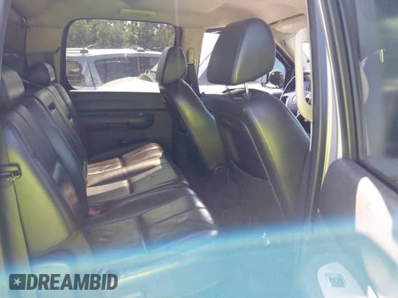 2007 GMC Sierra 1500 SLE1 z VIN 3GTEC13C37G538920, wystawiony jako IAAI lot #42188019 z przebiegiem 262 302 mil mil oraz . Historia ofert i sprzedaży dostępna na DreamBid. Obrazek 8.