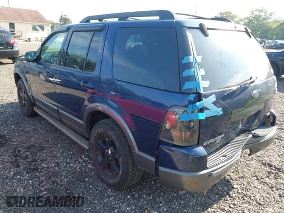 2005 Ford Explorer XLT z VIN 1FMDU73W25UA61652, wystawiony jako IAAI lot #42854567 z przebiegiem Nie podano mil oraz . Historia ofert i sprzedaży dostępna na DreamBid. Obrazek 3.