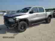 2020 Ram 1500 Rebel z VIN 1C6SRFLT4LN403520, wystawiony jako Copart lot #89847245 z przebiegiem 70 547 mil mil oraz Szkoda całkowita • Salvage title. Historia ofert i sprzedaży dostępna na DreamBid. Obrazek 1.