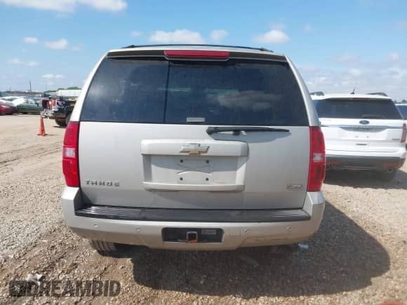 2009 Chevrolet Tahoe 2LT z VIN 1GNFK23039R211589, wystawiony jako IAAI lot #42142885 z przebiegiem 276 891 mil mil oraz . Historia ofert i sprzedaży dostępna na DreamBid. Obrazek 16.