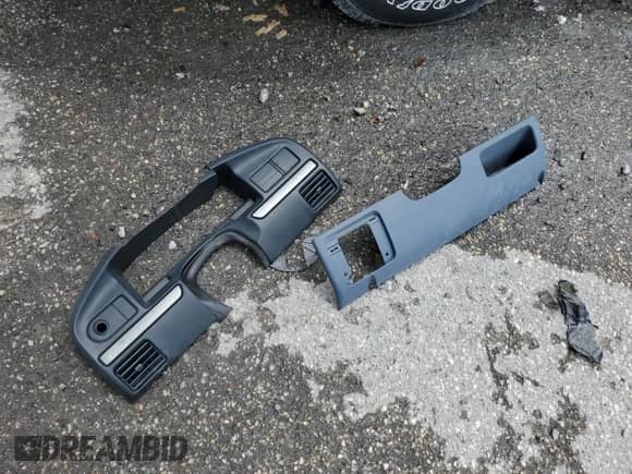 1993 Ford F-150 с VIN 1FTEF14N3PKA82644, выставлен на аукционе Copart как лот 59917485 с пробегом 161 387 миль миль и На запчасти • Non repairable. История ставок и продаж доступна на DreamBid. Изображение 12.