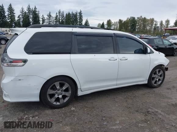 2013 Toyota Sienna SE with VIN 5TDXK3DC5DS287918, listed as a IAAI auction lot 43528644 with 88,324 mi miles and . Bid and sale history available at DreamBid. Image 14.