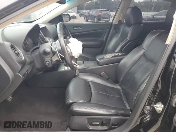 2014 Nissan Maxima SV z VIN 1N4AA5AP3EC909002, wystawiony jako Copart lot #82270475 z przebiegiem 236 195 mil mil oraz Szkoda całkowita • Salvage title. Historia ofert i sprzedaży dostępna na DreamBid. Obrazek 7.