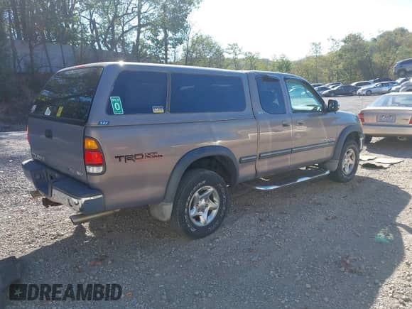 2002 Toyota Tundra SR5 с VIN 5TBBT44152S311085, выставлен на аукционе IAAI как лот 43374876 с пробегом 196 626 миль миль и . История ставок и продаж доступна на DreamBid. Изображение 4.