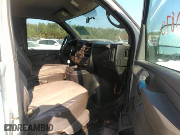 2008 Chevrolet Express Cargo with VIN 1GCFG15XX81227980, listed as a IAAI auction lot 42970870 with 152,653 mi miles and . Bid and sale history available at DreamBid. Image 5.