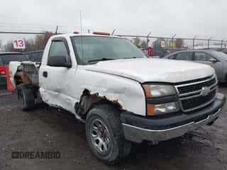 2006 Chevrolet Silverado 1500 Work Truck z VIN 3GCEK14V56G223893, wystawiony jako IAAI lot #43553127 z przebiegiem Nie podano mil oraz . Historia ofert i sprzedaży dostępna na DreamBid. Obrazek 6.