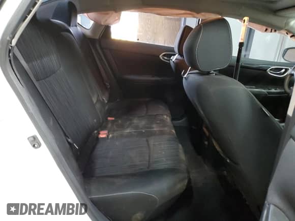 2019 Nissan Sentra S z VIN 3N1AB7AP4KY425137, wystawiony jako Copart lot #62181955 z przebiegiem 52 576 mil mil oraz Szkoda całkowita • Salvage title. Historia ofert i sprzedaży dostępna na DreamBid. Obrazek 10.