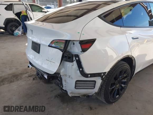 2021 Tesla Model Y Long Range with VIN 5YJYGDEE6MF138868, listed as a IAAI auction lot 43401839 with 134,786 mi miles and . Bid and sale history available at DreamBid. Image 6.