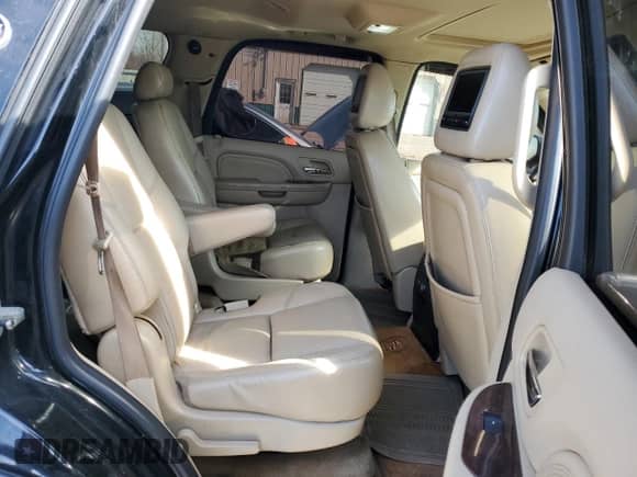 2009 Cadillac Escalade with VIN 1GYFK13279R101904, listed as a Copart auction lot 46648105 with 135,965 mi miles and Clean title. Bid and sale history available at DreamBid. Image 10.