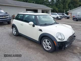 2012 MINI Hardtop z VIN WMWSU3C52CT256582, wystawiony jako IAAI lot #43036216 z przebiegiem 185 357 mil mil oraz . Historia ofert i sprzedaży dostępna na DreamBid. Obrazek 1.
