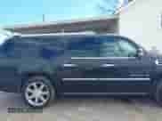 2011 Cadillac Escalade ESV Premium z VIN 1GYS4JEF5BR377335, wystawiony jako IAAI lot #41820043 z przebiegiem 181 619 mil mil oraz . Historia ofert i sprzedaży dostępna na DreamBid. Obrazek 14.