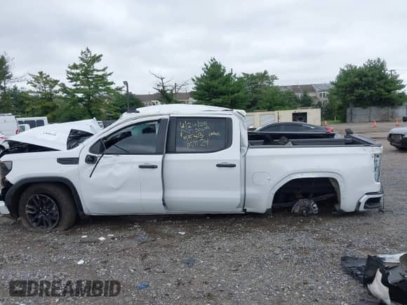 2024 GMC Sierra 1500 Pro with VIN 1GTPUAEK8RZ170876, listed as a IAAI auction lot 42888440 with 18,689 mi miles and . Bid and sale history available at DreamBid. Image 14.