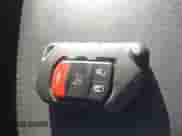 2021 Jeep Wrangler Unlimited Sahara Altitude z VIN 1C4HJXEM3MW598656, wystawiony jako IAAI lot #43292232 z przebiegiem 40 314 mil mil oraz . Historia ofert i sprzedaży dostępna na DreamBid. Obrazek 11.