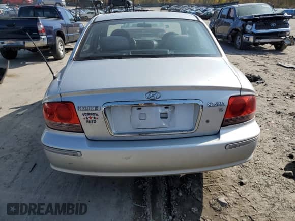 2004 Hyundai Sonata GLS z VIN KMHWF35H64A952215, wystawiony jako Copart lot #76305144 z przebiegiem 125 166 mil mil oraz Szkoda całkowita • Salvage title. Historia ofert i sprzedaży dostępna na DreamBid. Obrazek 6.