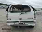 2004 Chevrolet Tahoe Z71 с VIN 1GNEK13ZX4R242805, выставлен на аукционе Copart как лот 67900675 с пробегом Не указан миль и Списание • Salvage title. История ставок и продаж доступна на DreamBid. Изображение 6.