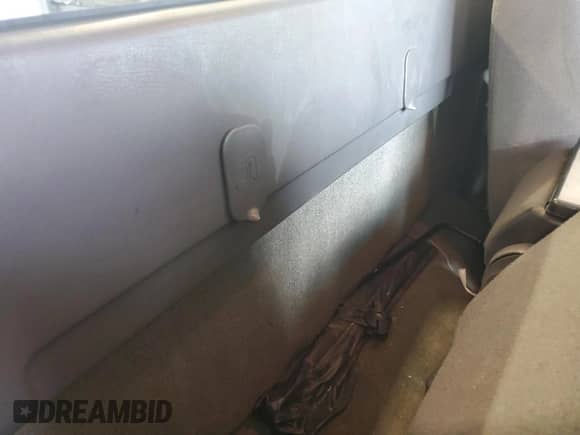 2004 GMC Sierra 1500 SLE z VIN 1GTEC14T04Z148237, wystawiony jako Copart lot #78814324 z przebiegiem 215 142 mil mil oraz Szkoda całkowita • Salvage title. Historia ofert i sprzedaży dostępna na DreamBid. Obrazek 10.
