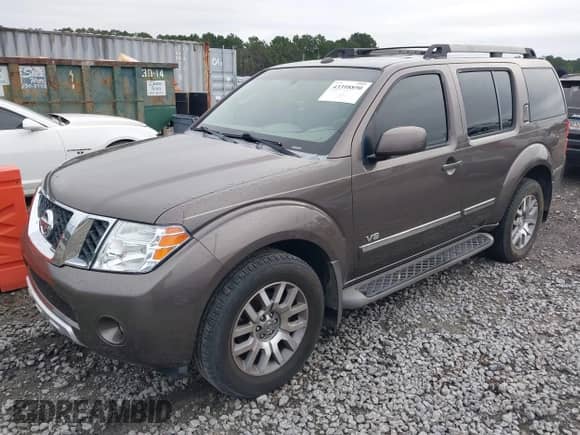 2008 Nissan Pathfinder LE z VIN 5N1BR18A78C627365, wystawiony jako IAAI lot #43398890 z przebiegiem Nie podano mil oraz . Historia ofert i sprzedaży dostępna na DreamBid. Obrazek 2.