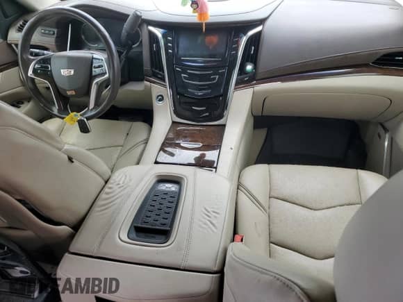 2017 Cadillac Escalade ESV Premium Luxury с VIN 1GYS4JKJ2HR249572, выставлен на аукционе Copart как лот 67258055 с пробегом 133 070 миль миль и Списание • Salvage title. История ставок и продаж доступна на DreamBid. Изображение 8.