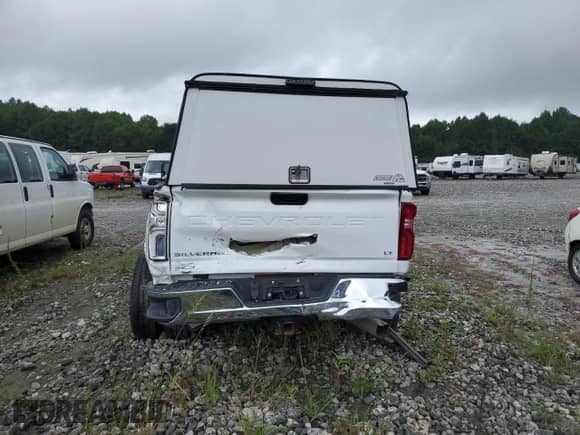 2021 Chevrolet Silverado 3500HD LT with VIN 1GC4YTEY4MF307491, listed as a Copart auction lot 63850124 with 43,029 mi miles and Salvage title. Bid and sale history available at DreamBid. Image 6.