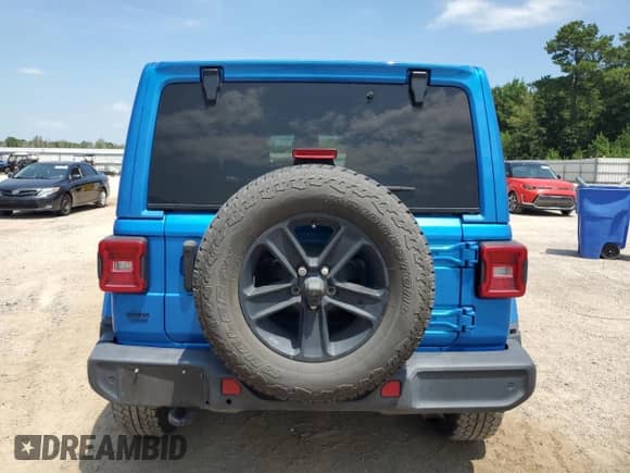 2022 Jeep Wrangler Unlimited Sahara Altitude with VIN 1C4HJXEN3NW185436, listed as a Copart auction lot 68895655 with 44,913 mi miles and Clean title. Bid and sale history available at DreamBid. Image 6.