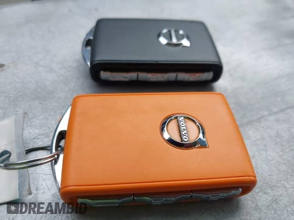 2021 Volvo S60 Momentum z VIN 7JR102FK7MG092974, wystawiony jako IAAI lot #42656755 z przebiegiem 16 689 mil mil oraz . Historia ofert i sprzedaży dostępna na DreamBid. Obrazek 11.