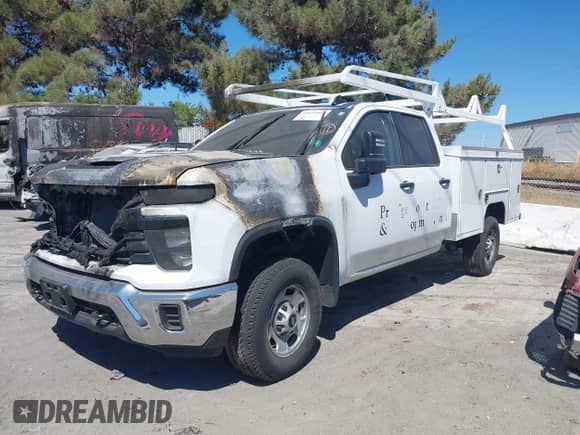 2024 Chevrolet Silverado 2500HD Work Truck with VIN 1GB2WLE72RF357824, listed as a IAAI auction lot 42692005 with Not provided miles and . Bid and sale history available at DreamBid. Image 18.