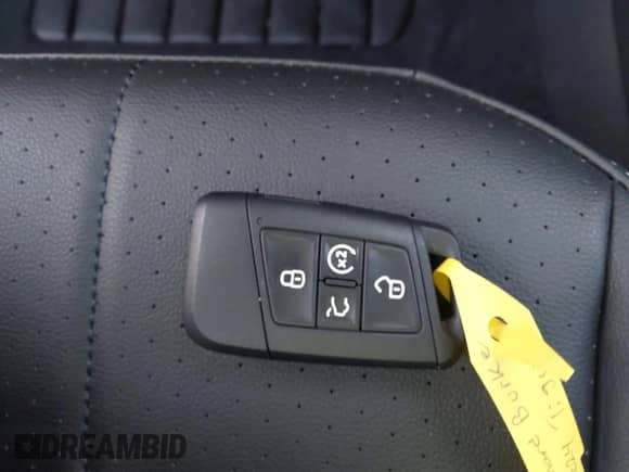 2024 Volkswagen Tiguan SE с VIN 3VVMB7AX6RM176241, выставлен на аукционе IAAI как лот 41835966 с пробегом 2 269 миль миль и . История ставок и продаж доступна на DreamBid. Изображение 11.