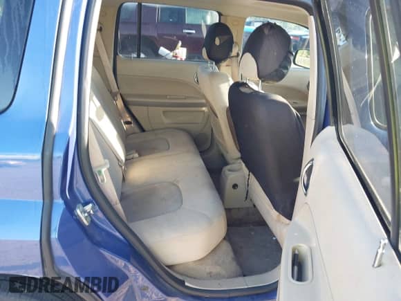 2006 Chevrolet HHR LT с VIN 3GNDA23D36S571953, выставлен на аукционе IAAI как лот 43128683 с пробегом 200 079 миль миль и . История ставок и продаж доступна на DreamBid. Изображение 8.