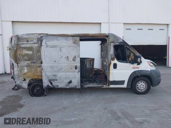 2018 Ram ProMaster Cargo с VIN 3C6TRVDG0JE151878, выставлен на аукционе IAAI как лот 42858686 с пробегом Не указан миль и . История ставок и продаж доступна на DreamBid. Изображение 13.