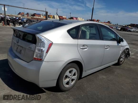 2010 Toyota Prius II z VIN JTDKN3DUXA0020332, wystawiony jako Copart lot #70039595 z przebiegiem Nie podano mil oraz Szkoda całkowita • Salvage title. Historia ofert i sprzedaży dostępna na DreamBid. Obrazek 3.
